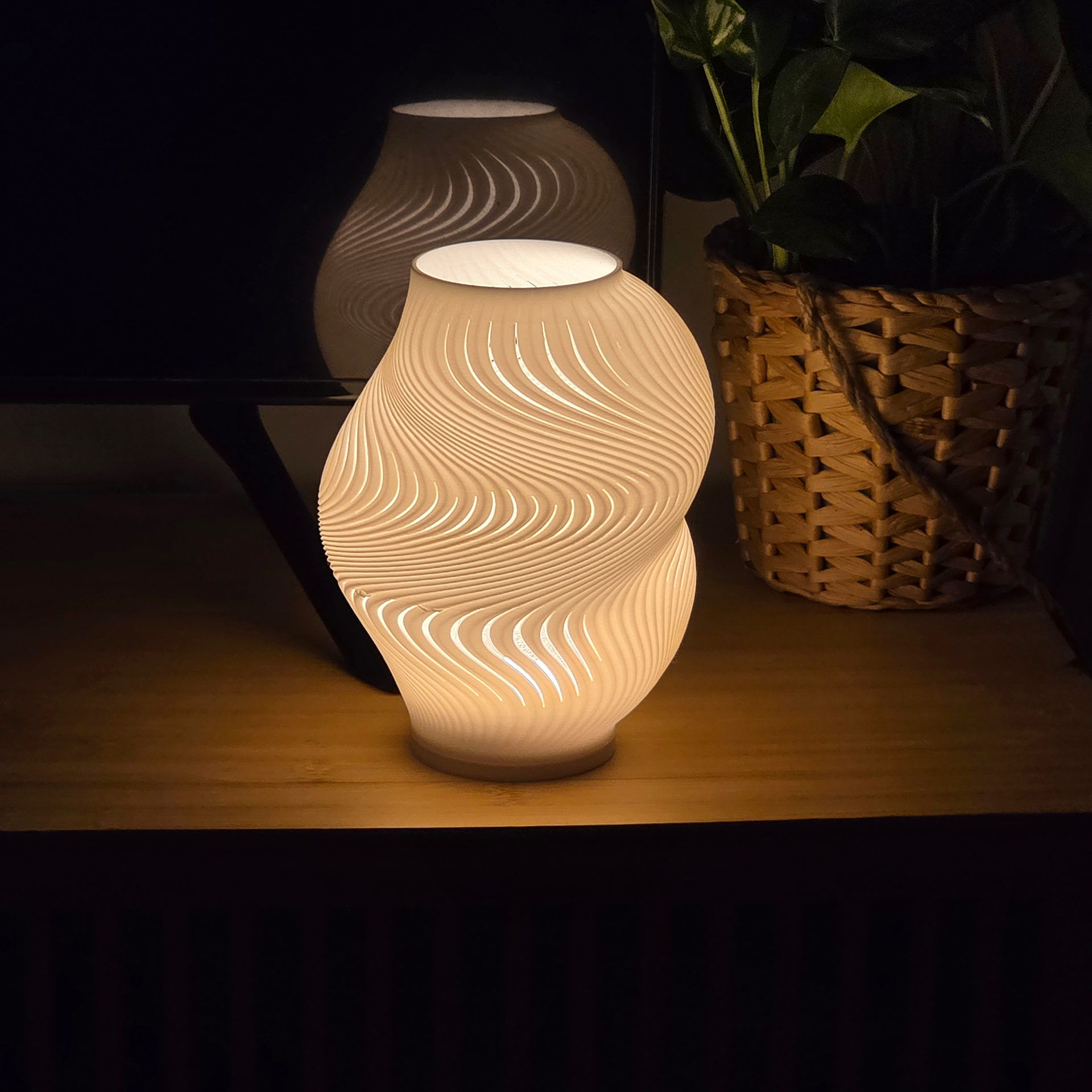 Fluere-01_16 Table Lamp