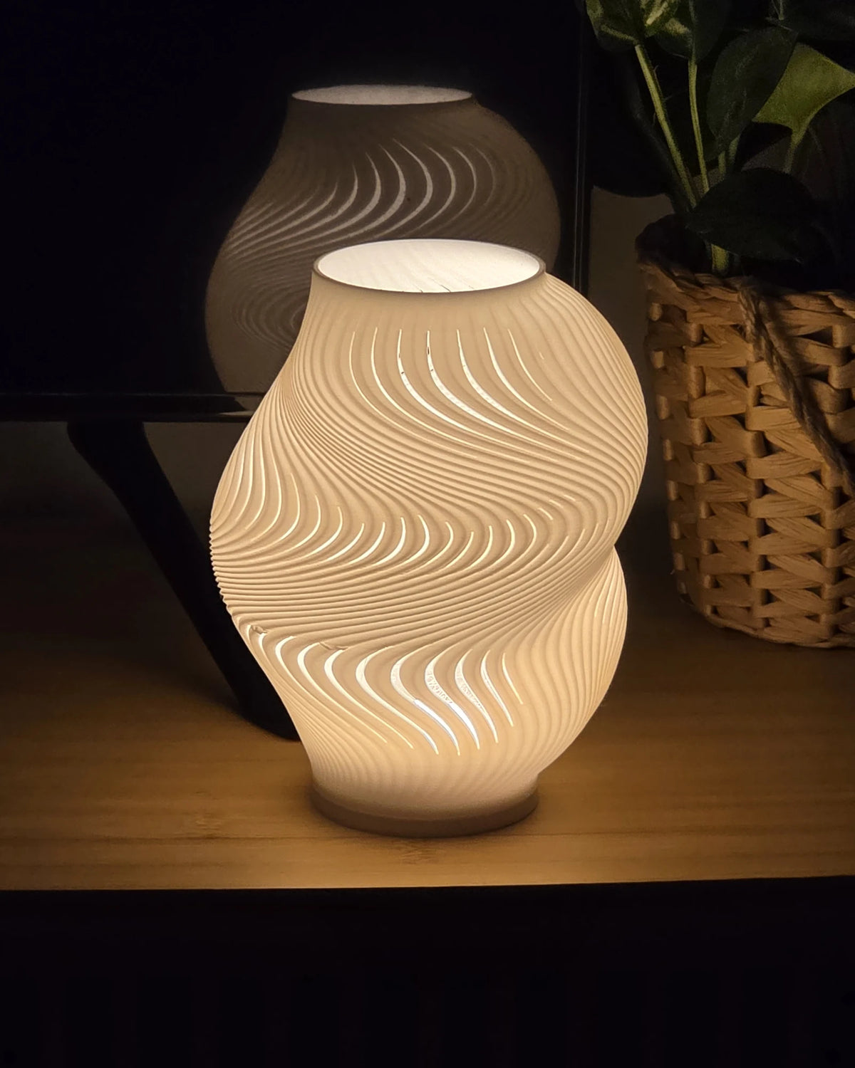 Fluere-01_16 Table Lamp